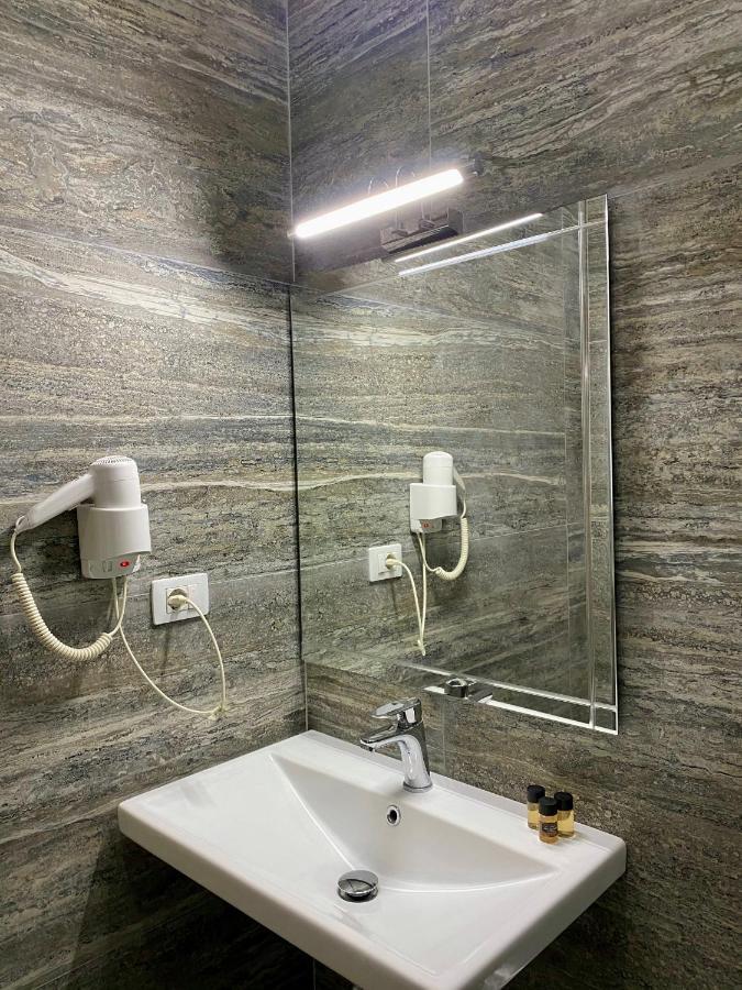 Hotel Bojko Vlore Bagian luar foto