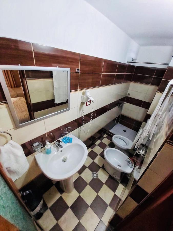 Hotel Bojko Vlore Bagian luar foto